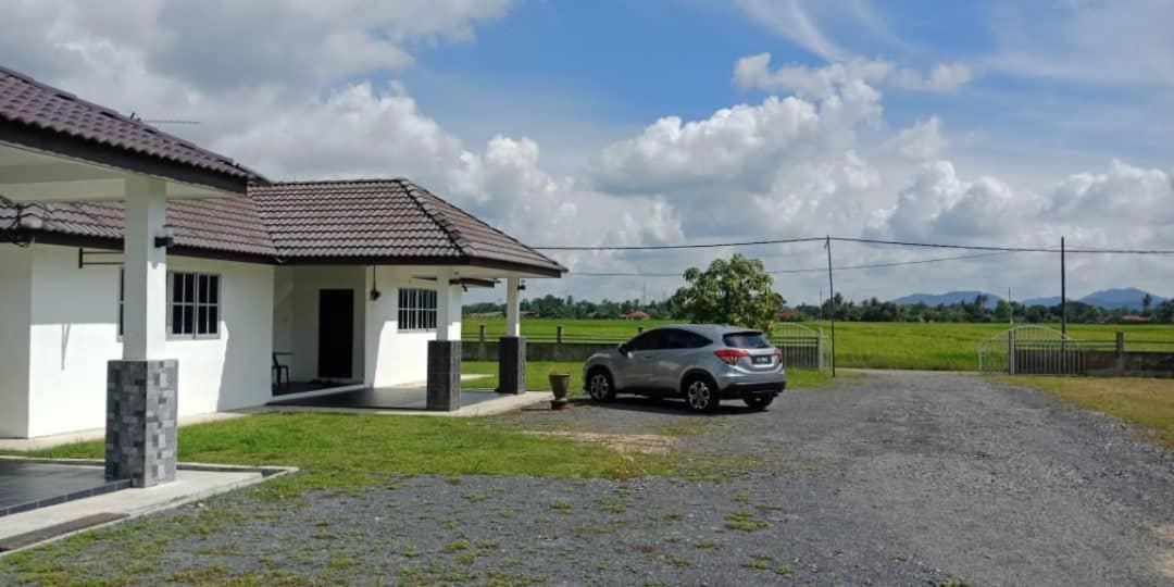 Banat Village Stay Arau Esterno foto